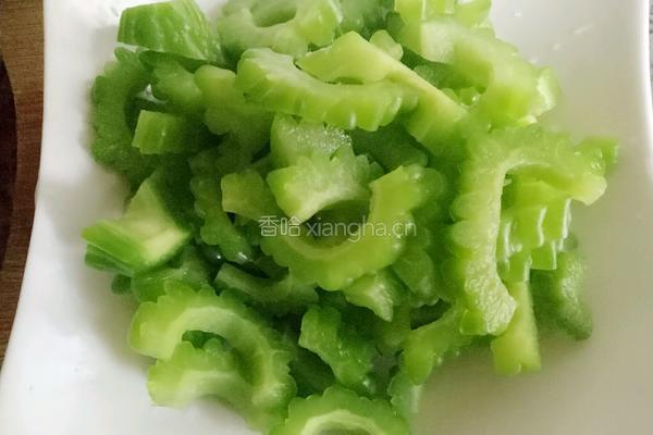 凉拌苦瓜的做法图解6