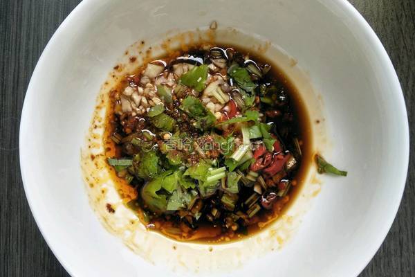 酸辣土豆粉的做法图解4