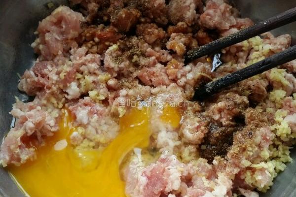 萝卜牛肉饺子馅的做法图解2