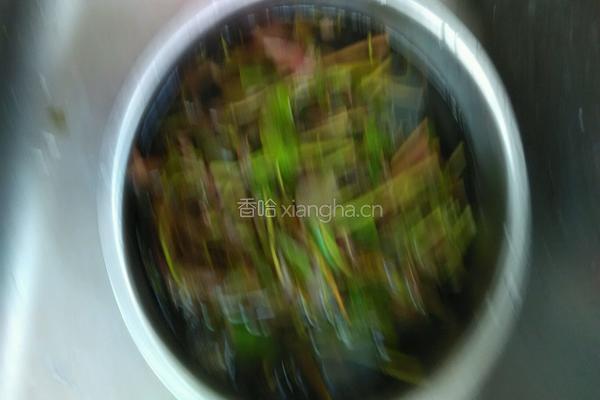香椿炒鸡蛋的做法图解3