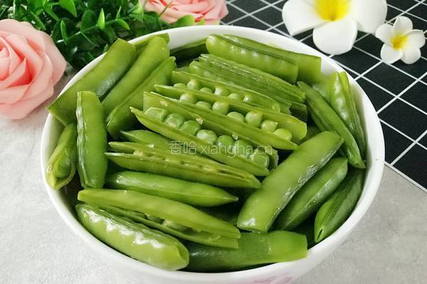 盐水煮豌豆的做法图解2