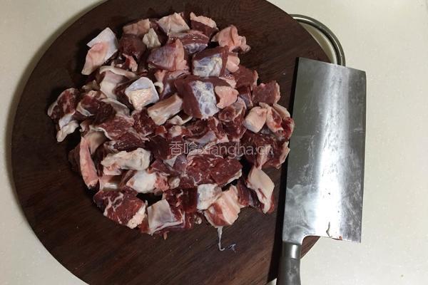 红烧牛肉块的做法图解2