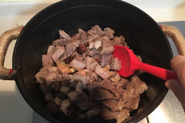 红烧牛肉块的做法图解6
