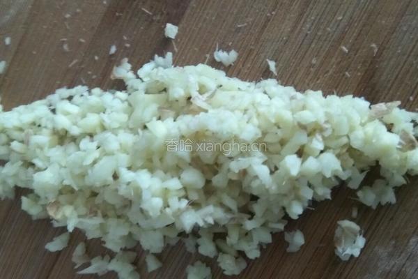 猪肉豆角馅饺子的做法图解4