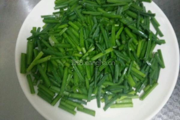 鸡蛋炒韭菜苔的做法图解1