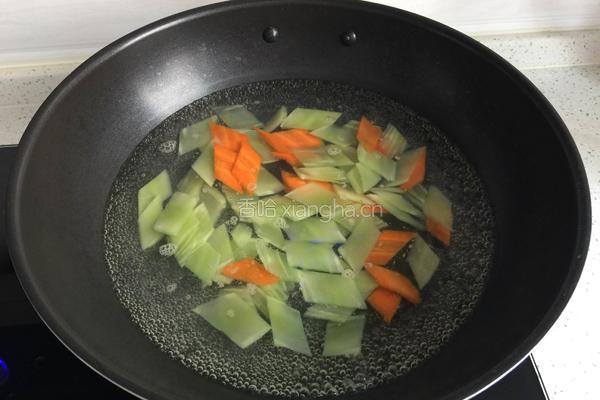 莴笋炒肉的做法图解3
