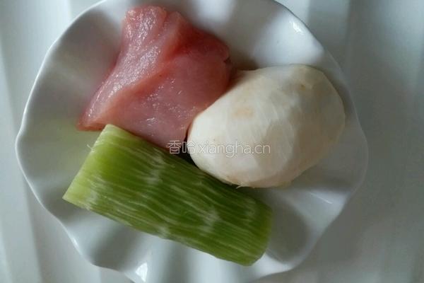 青笋凉薯炒肉丝的做法图解1