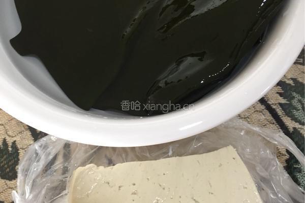 海带豆腐汤的做法图解2