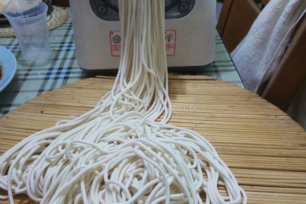 老屋私房菜茼蒿虾米打卤面的做法图解1