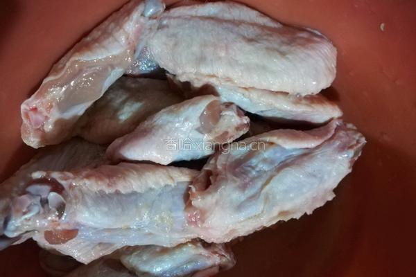 蛋黄鸡翅的做法图解1
