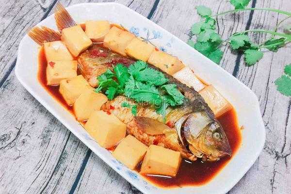 鲫鱼炖豆腐的做法图解8