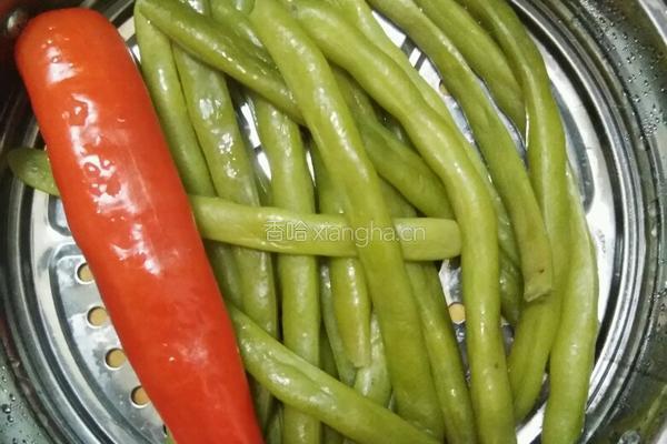 香辣瘦肉豆角丝的做法图解1