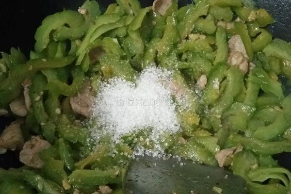 苦瓜炒肉的做法图解8