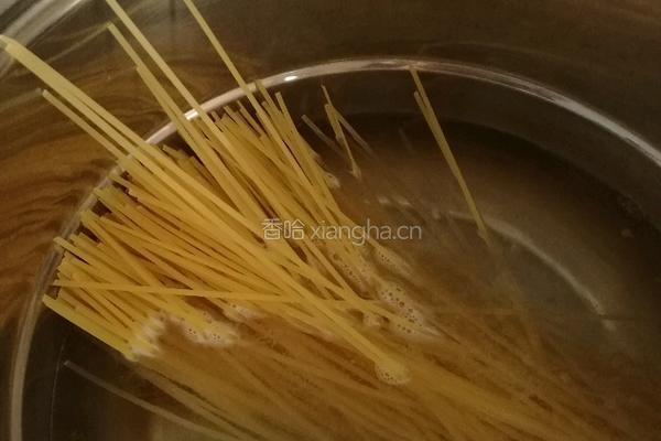豆角焖意大利面的做法图解2