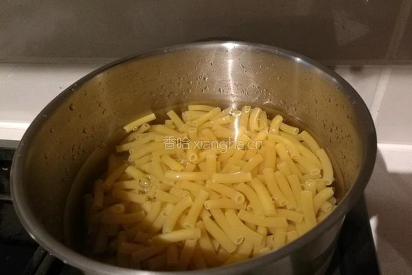 西红柿意大利通心粉的做法图解2