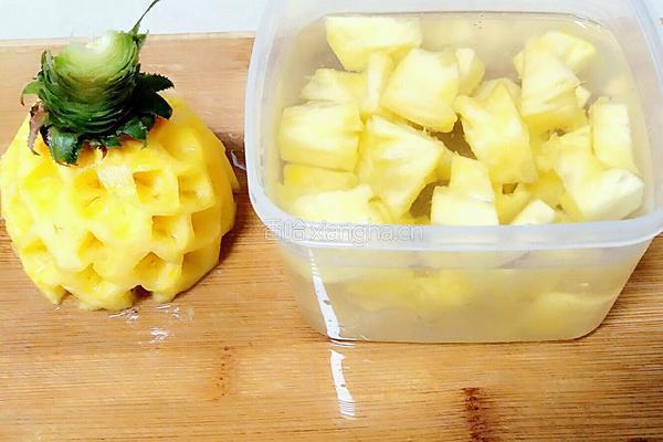 菠萝油条虾的做法图解1