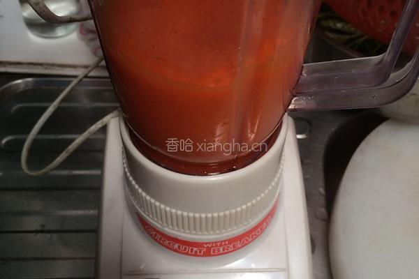 胡萝卜苹果汁的做法图解4