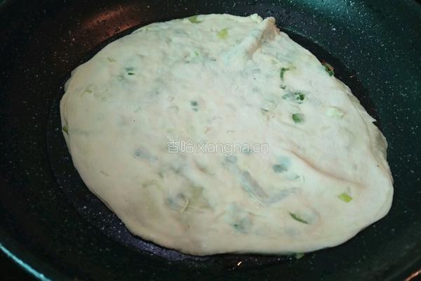 老屋私房菜饺子皮葱油饼的做法图解5