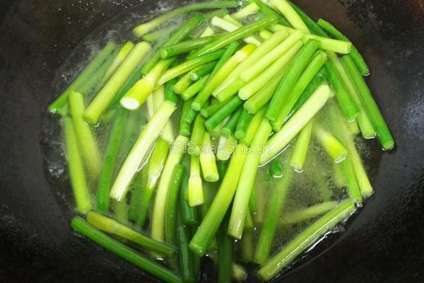 蒜苔炒肉丝的做法图解7