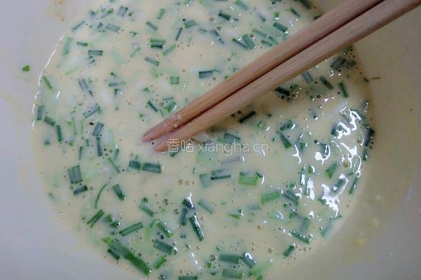 小蒜鸡蛋煎饼的做法图解9