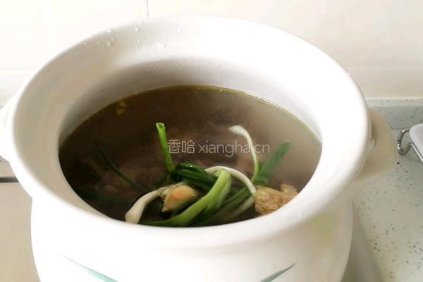 红枣淮山乳鸽汤的做法图解5