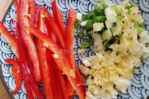鸡蛋炒芹菜的做法图解2
