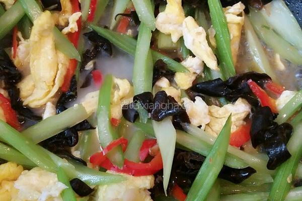 鸡蛋炒芹菜的做法图解11