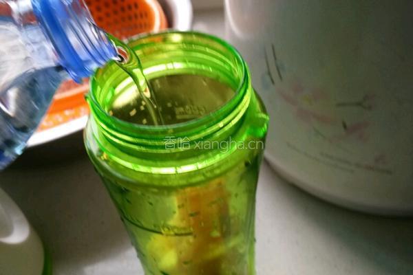 蜂蜜苹果汁的做法图解4