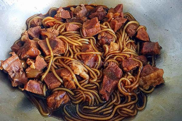 牛肉炖粉条的做法图解9