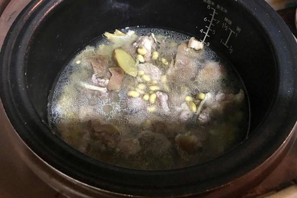 黄豆猪脚汤的做法图解5