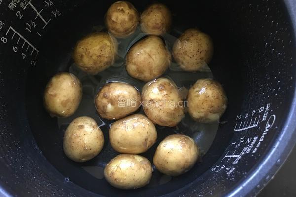 椒盐扁土豆的做法图解2