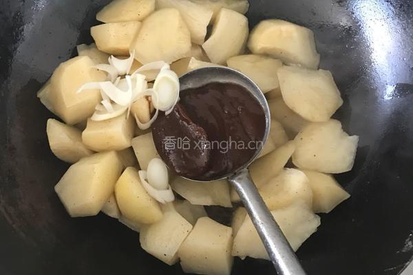 蛤蟆炖土豆的做法图解6