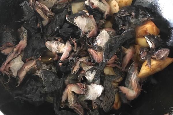 蛤蟆炖土豆的做法图解8