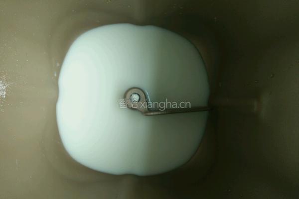 面包机面包（土司配方）的做法图解2