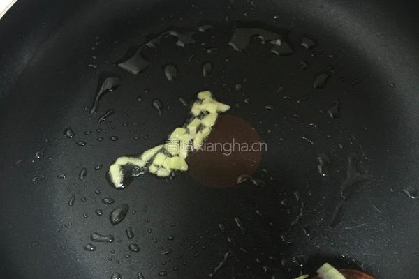 蚕豆青椒炒肉片的做法图解2