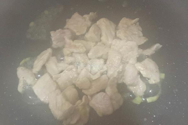 蚕豆青椒炒肉片的做法图解3