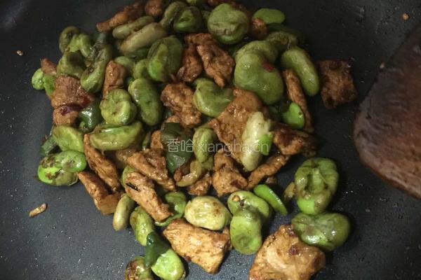 蚕豆青椒炒肉片的做法图解6