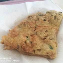 粉色洋槐花鸡蛋饼的做法[图]