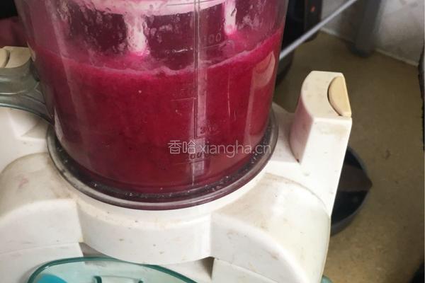 香菇猪肉馅火龙果饺子的做法图解4