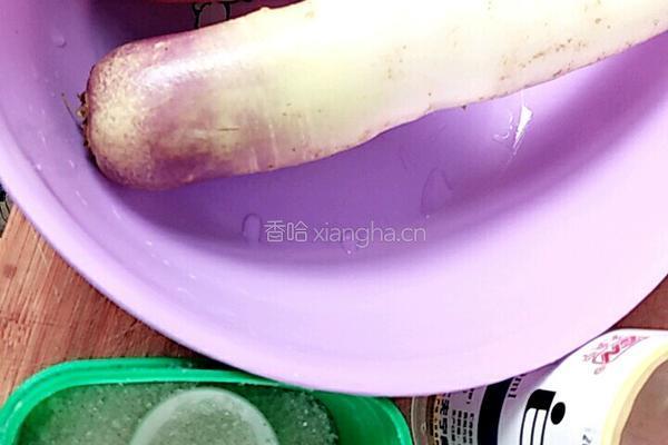 酸甜白萝卜的做法图解1