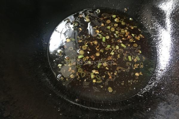 凉拌木耳黄瓜的做法图解12