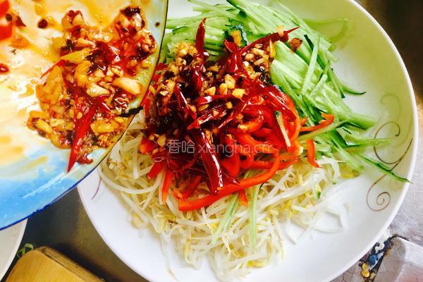 凉拌黄瓜绿豆芽的做法图解11