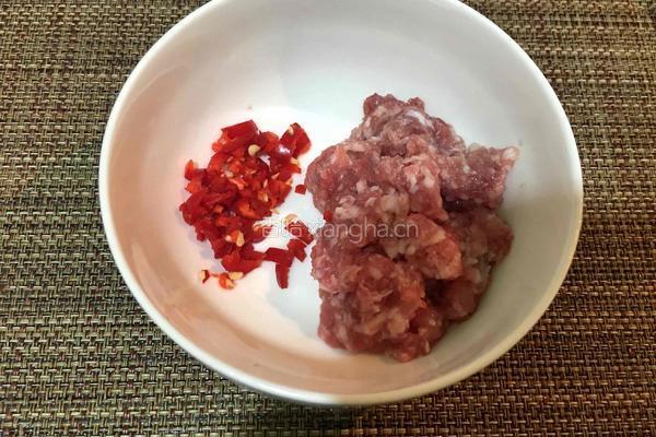肉末金针菇的做法图解2
