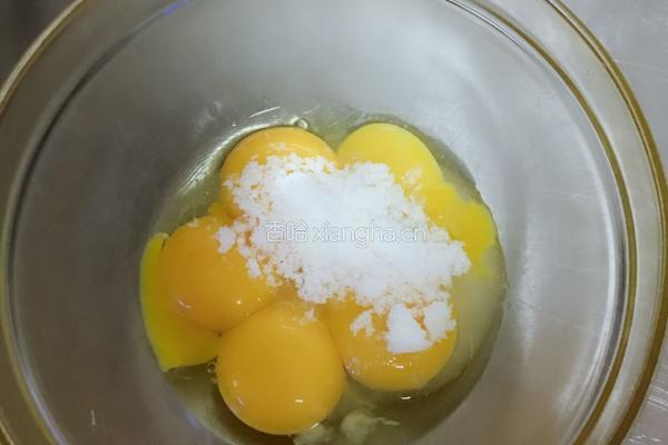 戚风蛋糕的做法图解2