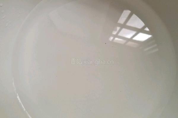 豆豉煲虾皮的做法图解2