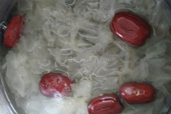 龟苓膏银耳糖水的做法图解5