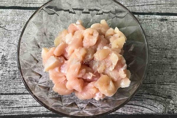 咸鱼鸡粒炒饭的做法图解2