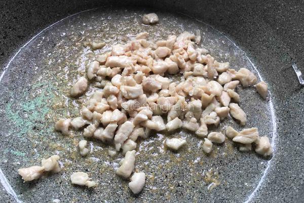 咸鱼鸡粒炒饭的做法图解7