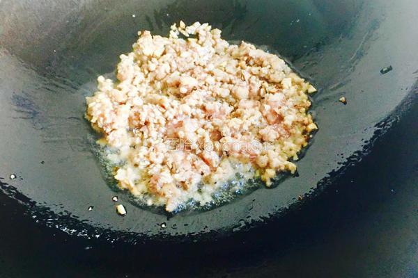 酸菜剁椒炒肉末的做法图解6
