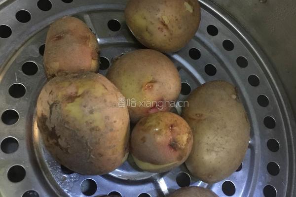 香煎小土豆的做法图解1